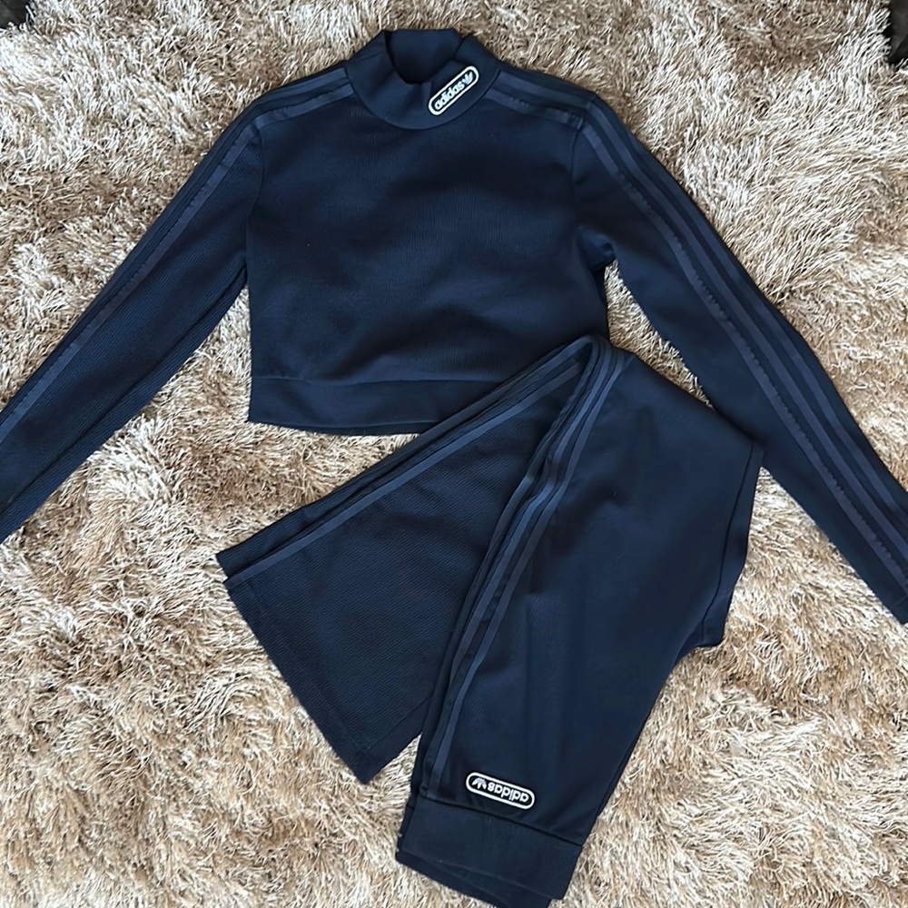 Adidas 2pc navy knit jogger set